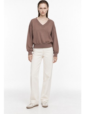Hakke V Yaka Crop Fit Sweatshirt