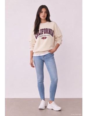Quzu Baskı Nakış Detaylı Sweatshirt Bej