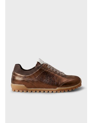 Calvin Klein Kadın Parlak Folyo Kaplama Deri Monogram Logolu Yedek Bağcıklı Kahverengi Sneaker HW0HW03305-02N