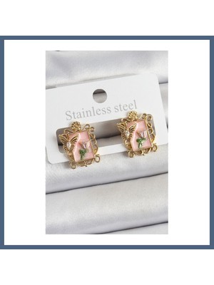 Bezos Pirinç Pembe Mineli Sanatsal Portre Model Gold Renk Kadın Küpe BZS10