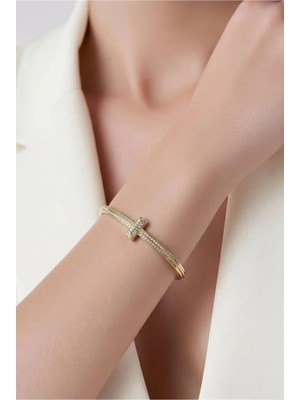 B&t Zirkon Taşlı Modern Tasarım T Kadın Gold Kelepçe Bileklik