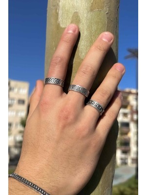 The Collection Unisex Gümüş Kaplama Üçgen Desen Ayarlanabilir Yüzük Seti Sağlığa Zararsız Maden
