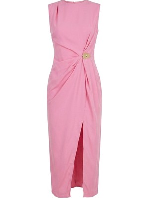 Seda Unlu Butik Ringo Pembe Toka Detaylı Yırtmaçlı Midi Elbise