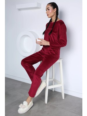 Gülseli Kadın Düz Renk Baskılı Kadife Pijama Takımı P-00023432
