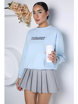 Gülseli Kadın Bisiklet Yaka Üç Iplik Şardonlu Ön Nakışlı Sweatshirt P-00023348