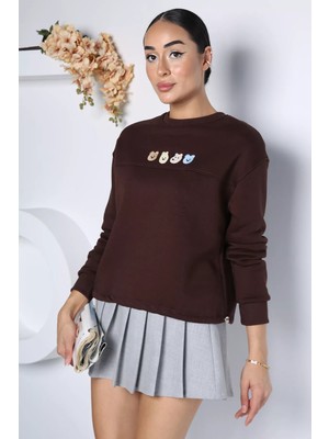 Gülseli Kadın Bisiklet Yaka Ön Nakışlı Üç Iplik Şardonlu Sweatshirt P-00023329