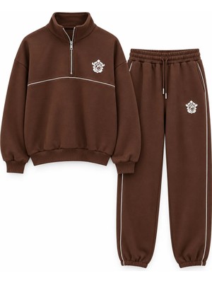 Juuuj Kahverengi Üç Iplik Bel ve Paçası Lastikli Şerit Detaylı Baskılı Jogger Form Pantolon