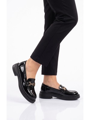 Ayk's Toka Detaylı Kalın Tabanlı Şık Rahat Siyah Rugan Kadın Casual Ayakkabı Loafer 1805