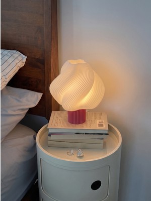 Luvenza Design Solae Pink Pembe Beyaz Dekoratif LED Masa Lambası, Modern Abajur, Yatak Odası ve Komodin İçin Gece Lambası