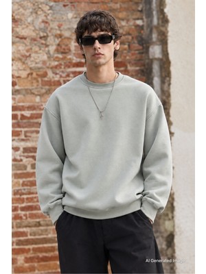 Madmext Mint Yeşili Bisiklet Yaka Oversize Şardonlu Basic Erkek Sweatshirt 6048