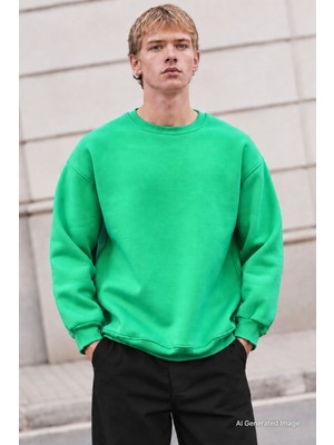 Madmext Yeşil Bisiklet Yaka Oversize Şardonlu Basic Erkek Sweatshirt 6048