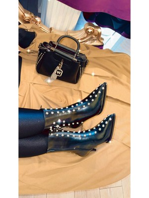 Purple Shoes Trok Detaylı Alçak Topuk Siyah Bot