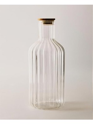 Ertürk Store ® Çizgili Borosilikat Cam Karaf 1.5 L - Vakumlu Ahşap Kapaklı Sürahi - Isıya Dayanıklı Cam Su, Meşrubat ve Başucu Sürahisi