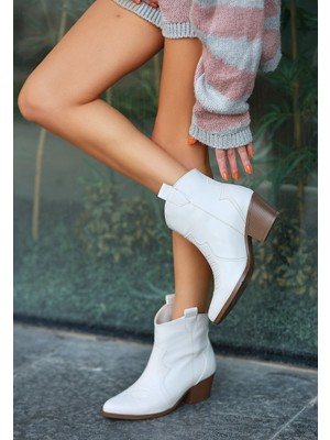 Alfaze Bej Cilt Kovboy Model Kısa Kalın Topuklu Bot Topuk Boyu 5,5 cm