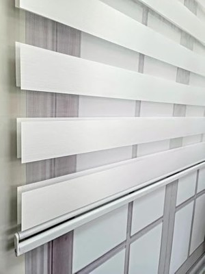 Ceylan Adam Düz Renk Stor Zebra Perde Sert Plastik Kasalı 160X200 Beyaz