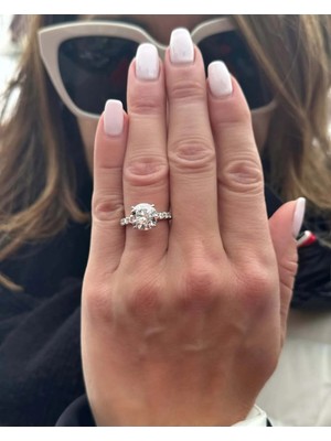Crystal Diamond Zirconia Işıklı Kutuda 1.99 Karat Tektaş Yüzük(Kararmaz,solma Yapmaz)