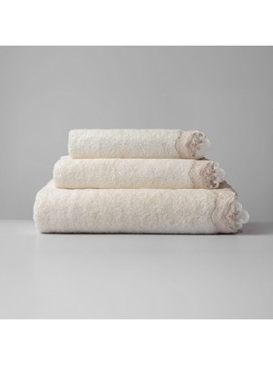 Gül Güler Dantelli Banyo Havlusu Açelya