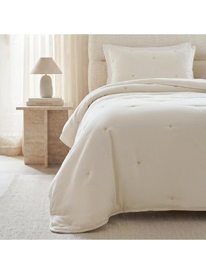 Die Grup Nakışlı Ekru Çift Kişilik Yatak Örtüsü Seti 1 Adet 250 x 230/2 Adet 50 x 70 cm