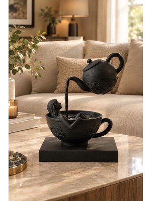 Alpin Sürreal Çay Saati ve Fincan Heykeli – Dekoratif Masa Üstü Sanat Objesi Model