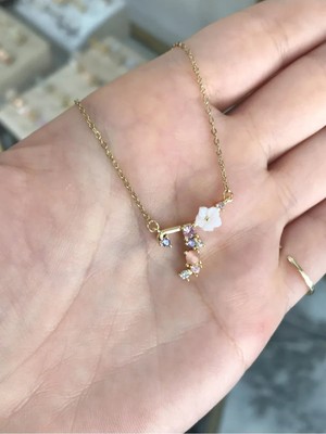 LinAlya Jewelry Çelik Çiçek ve Taş Detaylı Harf Kolye (T Harfi)