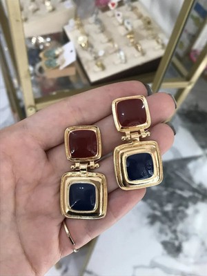 LinAlya Jewelry Gold Çerçeveli Retro Ikili Taş Küpe – Lacivert & Bordo Kare Model, Gösterişli Vintage Sarkıt Küpe
