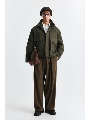 Antioch Crop Fit Dik Yaka Mont