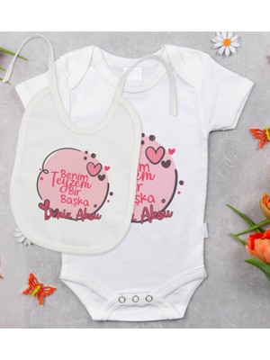 BK Gift Bk Kids Kişiye Özel Teyzem Bir Başka Tasarımlı Bebek Body Zıbın ve Mama Önlüğü Hediye Seti - Model 1 3-6 Ay