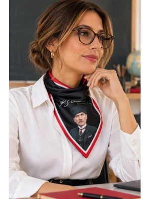 Bolder Atatürk 3 Fular Üçgen 70 cm
