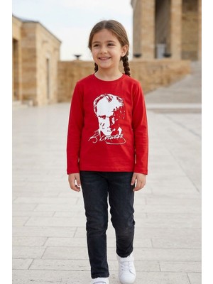 Kırmızı Üzeri Beyaz Atatürk Baskılı Uzun Kol T-Shirt / Penye