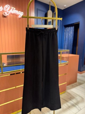 Önü Dikişli Bol Paça Pantolon Siyah
