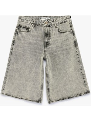 Koton Pamuklu Normal Bel Regular Fit Yıkamalı Cepli Denim Şort
