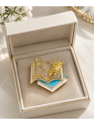 Deniz Accessories Kitap Figürlü Taşlı Broş