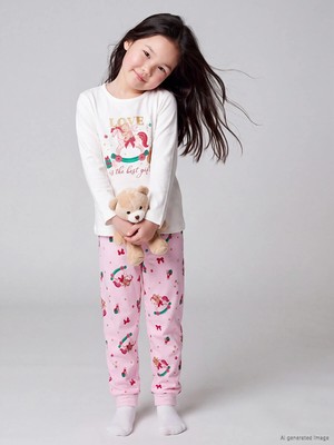 Lc Waikiki Yeni Sezon Ekru Yılbaşı Temalı Kız Çocuk Pijama Takım