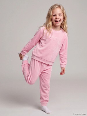 Lc Waikiki Yeni Sezon Pembe Desenli Kadife Kız Çocuk Pijama Takımı