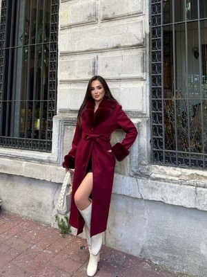 Modanı Seç Premium Kürk Yakalı ve Kürk Manşetli Kuşaklı Uzun Kaşe Kaban - Bordo