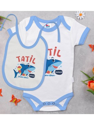 BK Gift Bk Kids Kişiye Özel Tatil Zamanı Tasarımlı Mavi Bebek Body Zıbın ve Mama Önlüğü Hediye Seti 6 - 9 Ay