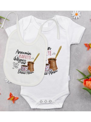 BK Gift Bk Kids Kişiye Özel Annemin Kahveye Ihtiyacı Var Tasarımlı Bebek Body Zıbın ve Mama Önlüğü Hediye Seti - Model 1 9-12 Ay