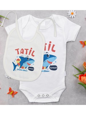 BK Gift Bk Kids Kişiye Özel Tatil Zamanı Tasarımlı Bebek Body Zıbın ve Mama Önlüğü Hediye Seti - Model 1 12-18 Ay
