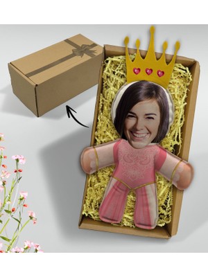 Bk Gift Hediye Kutusunda Kişiye Özel Fotoğraflı Kraliçe Bebek Yastık, Arkadaşa Hediye, Sevgiliye Hediye, Doğum Günü Hediyesi