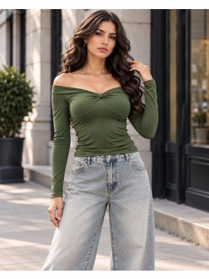 Nido Moda Kadın Kayık Yaka Göğüs Büzgü Detaylı Uzun Kollu Bluz