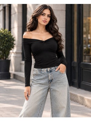Nido Moda Kadın Kayık Yaka Göğüs Büzgü Detaylı Uzun Kollu Bluz