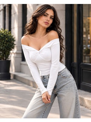 Nido Moda Kadın Kayık Yaka Göğüs Büzgü Detaylı Uzun Kollu Bluz
