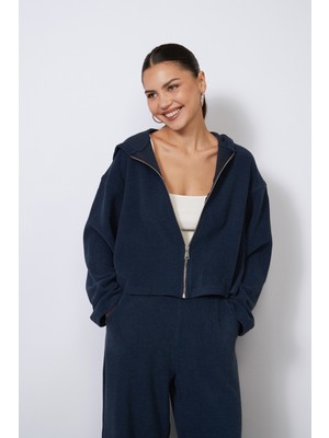Nisan Triko Kapüşonlu ve Fermuarlı Yumuşak Dokulu Hırka