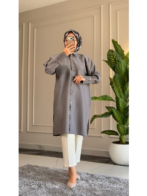Suede Style 6544 - Rahat Şık Düğmeli Cepli Kol Cep Nakış Detaylı Yumuşak Modal Kumaş Uzun Kadın Tunik