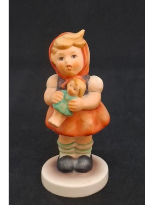 Goebel Nurantik Vintage Hummel Stilinde Bebekli Kız Biblosu 9 cm