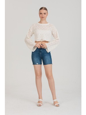 Nilya Feminen Ajurlu Dokulu Beyaz Crop Bluz | Standart Beden - Beyaz