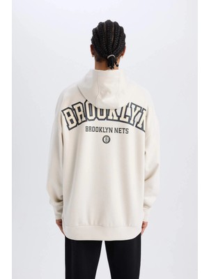 Defacto D6711 Bej Defactofit Nba Brooklyn Nets Oversize Geniş Kalıp Kapüşonlu Sırt Baskılı Skuba Dalgıç Kumaş Sweatshirt