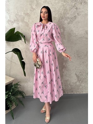 Modanı Seç Pembe Çizgili Çiçekli Bluz Etek Takım