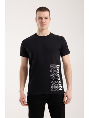 Modanı Seç Urban Boston Dikey Baskı Erkek Tişört – Slim Fit, Sokak Stili Günlük T-Shirt - Siyah