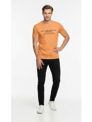 Modanı Seç Minimal Tipografi Detaylı Erkek Günlük T-Shirt